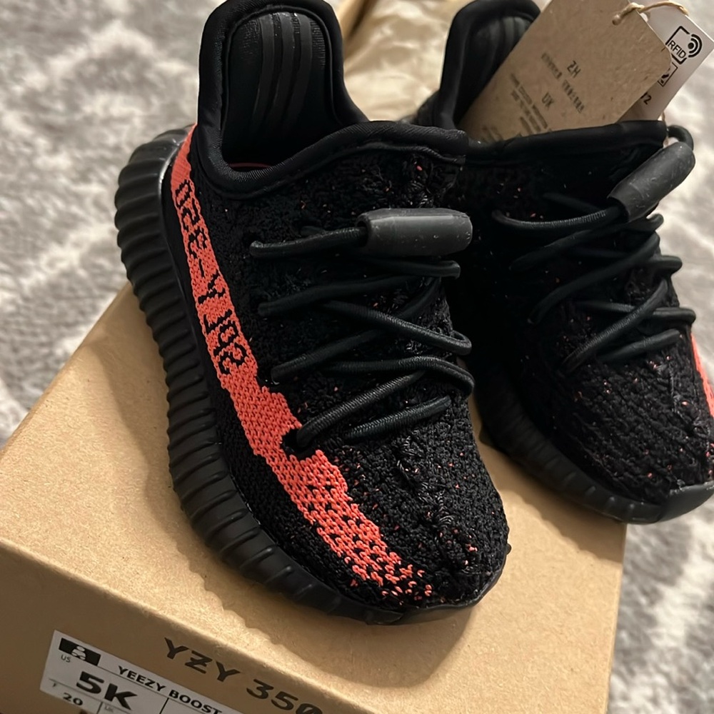 Yeezy Boost 350 v2